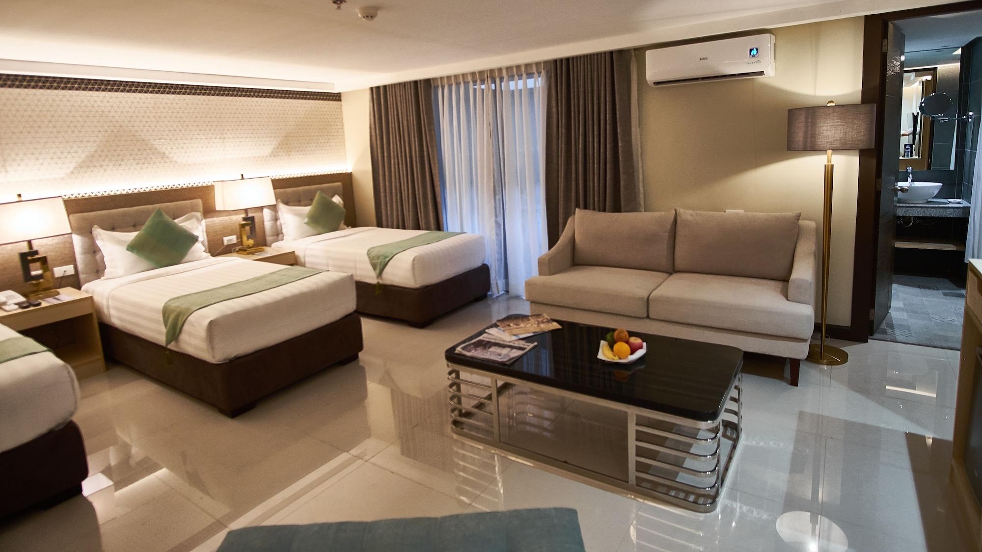 J7 Hotel Iloilo City Buitenkant foto