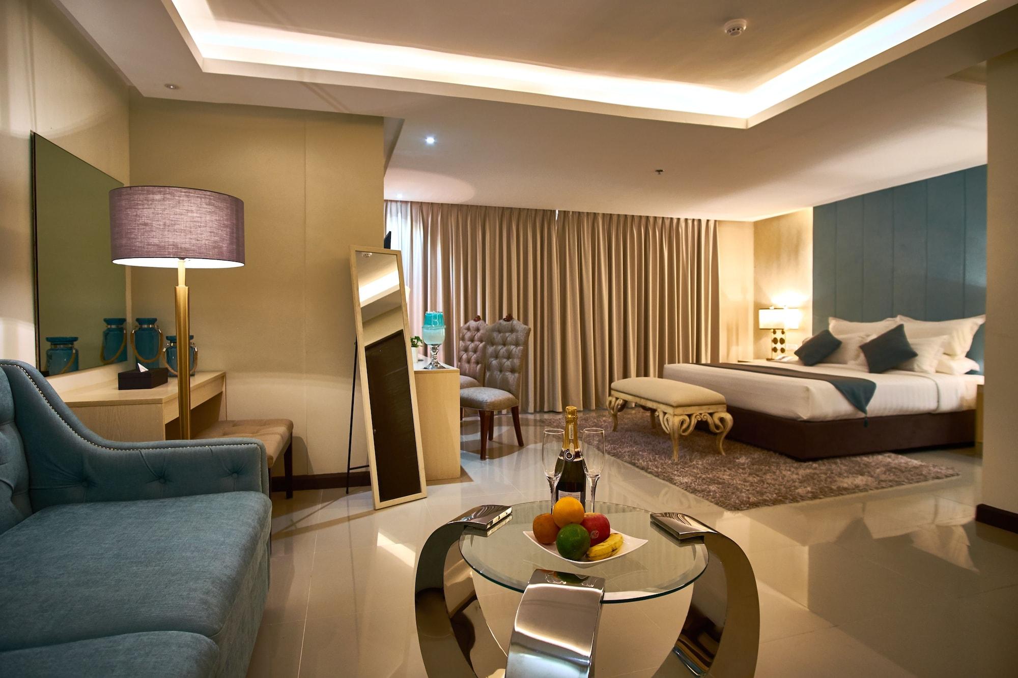 J7 Hotel Iloilo City Buitenkant foto