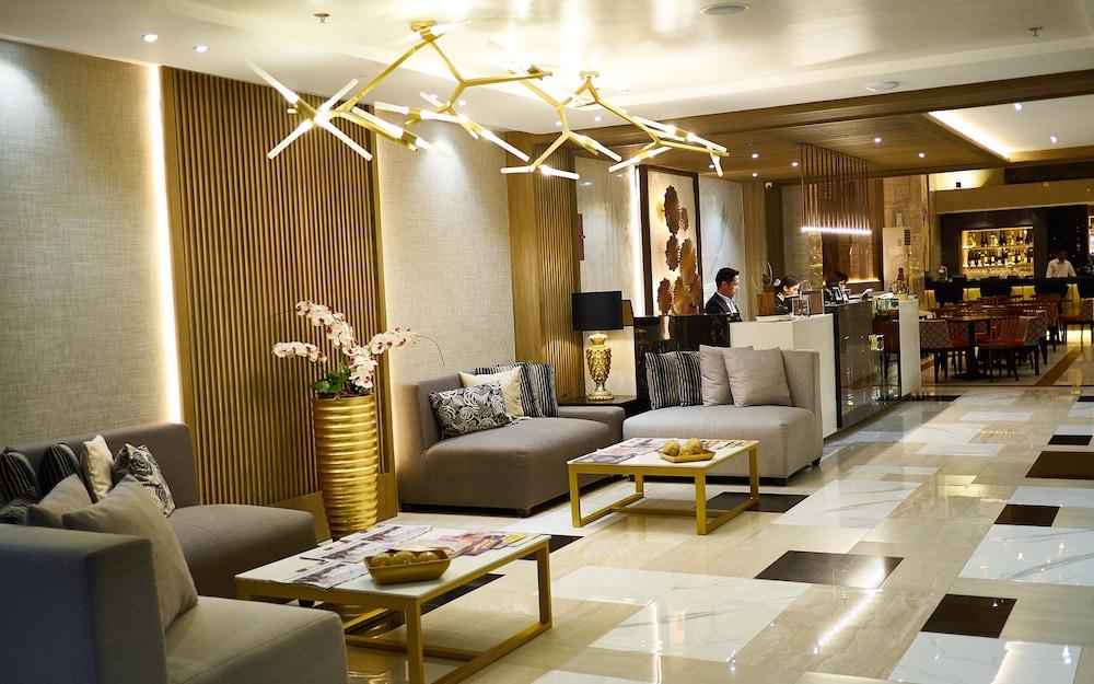 J7 Hotel Iloilo City Buitenkant foto