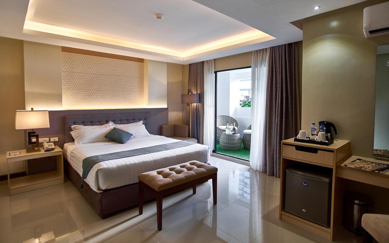 J7 Hotel Iloilo City Buitenkant foto