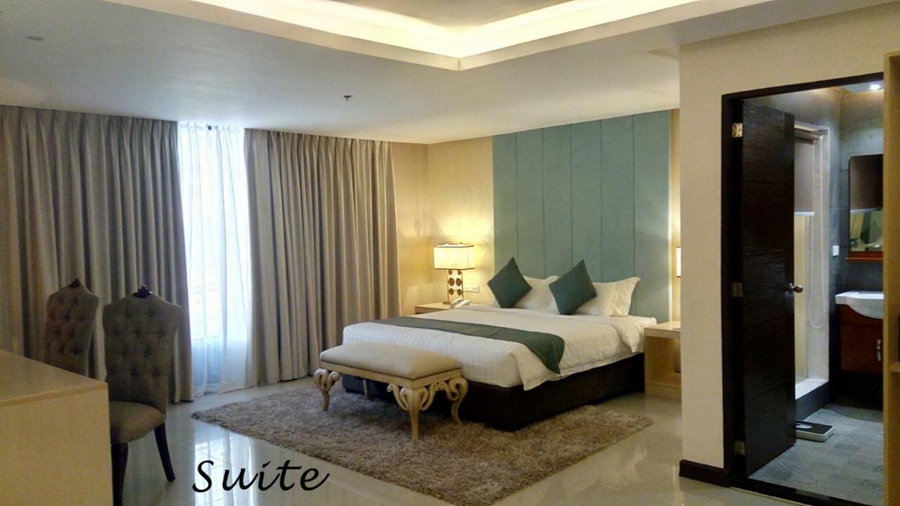 J7 Hotel Iloilo City Buitenkant foto
